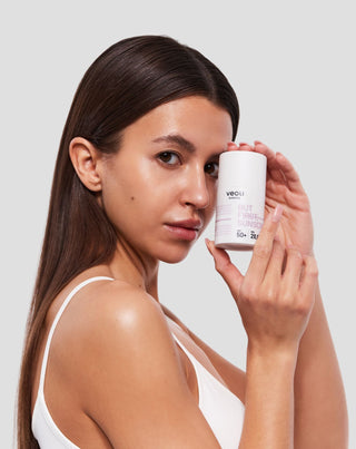 Ελαφριά κρέμα κατά της φωτογήρανσης Αλλά πρώτα, αντηλιακό SPF 50+ Veoli Botanica - 3