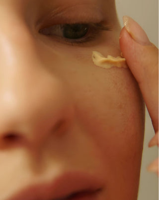 Φωτεινή κρέμα ματιών ημέρας και νύχτας με καφεΐνη και συνένζυμο Q10 Manilu - 2