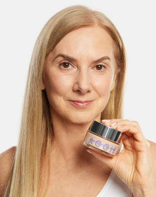 Η φωτεινή κρέμα για ξηρό δέρμα μειώνει τις κοκκινίλες και χαρίζει λάμψη Aggie effect - 3