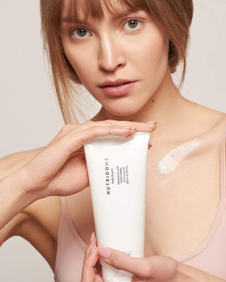 Πολύ ενυδατική κρέμα σώματος για ξηρό δέρμα με έλαιο λιναρόσπορου Nutridome