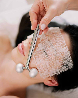 Μασάζ Facelift για να ανασηκώσετε τα πεσμένα τόξα των φρυδιών Crystallove - 2