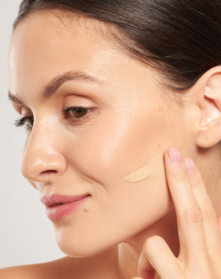 Ενυδατική κρέμα BB spf 50 με υαλουρονικό οξύ και βιταμίνη C 02 Vanilla Nutridome