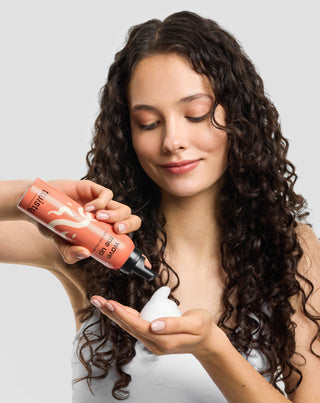 Wave me up Twisty mousse για σγουρά μαλλιά χωρίς να τα βαραίνει - 2