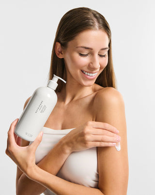 Ενυδατικό και συσφικτικό γάλα σώματος με έλαιο jojoba Nutridome