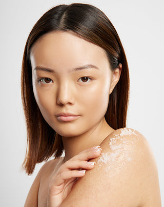 Απολέπιση σώματος με ζάχαρη, λάδι macadamia, βούτυρο καριτέ και λάδι αβοκάντο Uddo - 2